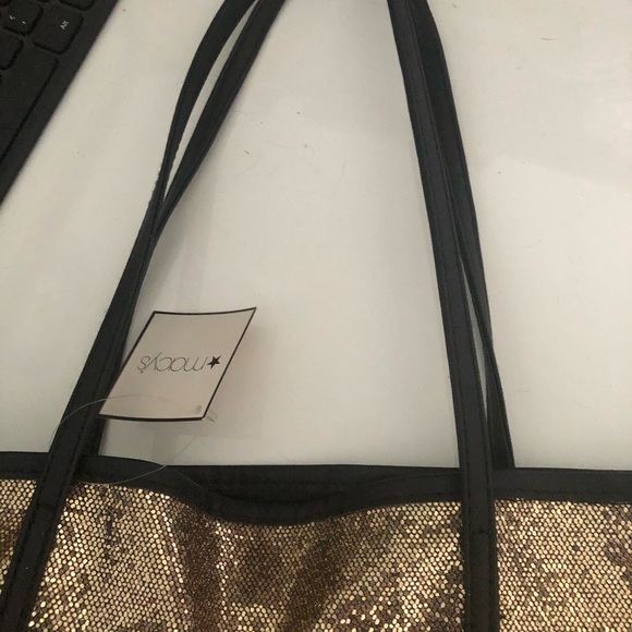 Macys gold beach bag - inside is waterproof . - Picture 2 of 5